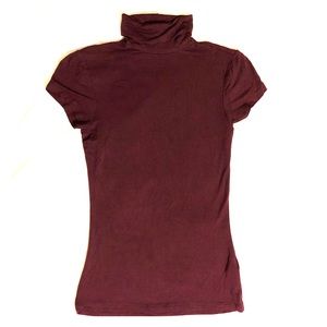 H&M short sleeved burgundy turtleneck